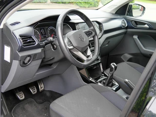 Volkswagen T-Cross Volkswagen T-Cross 1.0 TSI 96PK Go | TREKHAAK | APPLE CARPLAY | - afbeelding nr 3