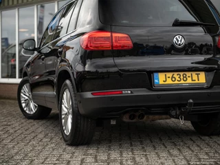 Volkswagen Tiguan Volkswagen Tiguan 1.4TSi DSG6 Cup Sport&Style | Trekhaak 1.800kg. | 2e eigenaar | Climate Control | Stoelverwarming | Parkeer pakket | Winter-pakket | Koplampsproeiers | Multifunctioneel lederen stuurwiel - afbeelding nr 25