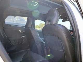 Volvo V40 Volvo V40 1.5 T3 Polar+ Sport R-Design, Pano, Cam, Standkachel, dealer onderhoud - afbeelding nr 15