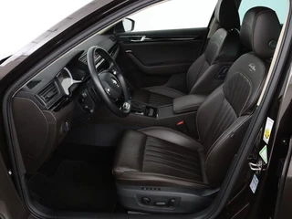 Škoda Superb Skoda Superb 1.4 TSI iV Laurin & Klement | Leder | Trekhaak |  Adaptive cruise | Stoelverwarming | Canton Sound | Navigatie | Memory | Full LED | Keyless | Carplay | PHEV - afbeelding nr 4