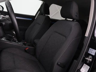 Volkswagen Golf Volkswagen Golf 1.0 TSI Life | Stoel & stuurverwarming | Carplay |  Adaptive cruise | Navigatie | Sfeerverlichting | Full LED | Parkeerhulp | Getint glas - afbeelding nr 5