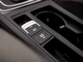 Volkswagen Golf 150Pk Automaat (DIGITAL COCKPIT, APPLE CARPLAY, GROOT NAVI, ALCANTARA, STOELVERWARMING, MASSAGE, CAMERA, GETINT GLAS, KEYLESS, ADAPTIVE CRUISE, NIEUWE APK - afbeelding nr 28