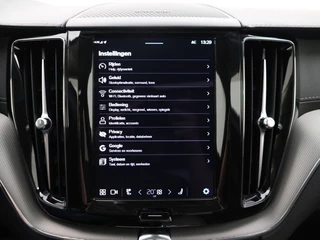 Volvo XC60 Volvo XC60 T8 PLUG-IN HYBRID ULTIMATE DARK 21INCH 360GR CAM FULL-LED SCHUIF - afbeelding nr 24