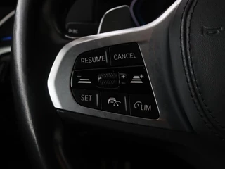 BMW 5 Serie BMW 5-serie 530e xDrive M Sport | Panoramadak |  Harman/Kardon | Stoel & stuurverwarming | Adaptive cruise | Camera | Trekhaak | Carplay | Achterbankverwarming | Live Cockpit | Sportstoelen - afbeelding nr 19