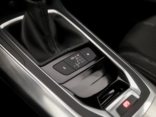 Peugeot 308 Automaat (PANORAMADAK, NAVIGATIE, CLIMATE, LED KOPLAMPEN, PARKEERSENSOREN, SPORTSTOELEN, GETINT GLAS, CRUISE, NIEUWE APK, NIEUWSTAAT) - afbeelding nr 24