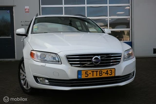 Volvo V70 Volvo V70 2.0 D4 Nordic+ AUTOMAAT/LEDER/XENON/TREKHAAK/NAP - afbeelding nr 4