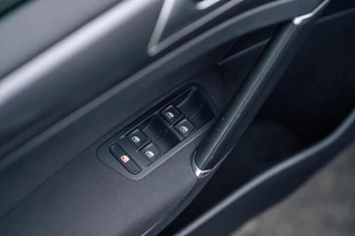 Volkswagen Golf Volkswagen Golf 1.0 TSI Panorama LED Digi NAP - afbeelding nr 44