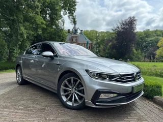 Volkswagen Passat Volkswagen Passat 1.5 TSI | Business R-Line | LED | Camera | Leder | DigiDash | - afbeelding nr 4
