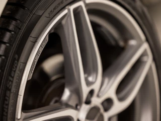Mercedes-Benz A-Klasse Automaat (NAVIGATIE, CAMERA, LEDER/ALCANTARA, STOELVERWARMING, GETINT GLAS, SPORTSTOELEN, LED KOPLAMPEN, CRUISE, RODE STIKSELS, NIEUWE APK, NIEUWSTAAT) - afbeelding nr 29