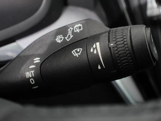 Volvo V60 Volvo V60 2.0 B3 Automaat Momentum | Navigatie | Wegklapbare Trekhaak | Climate Control | Blis | Parkeer sensoren | Cruise Control | Lichtmetalen Velgen - afbeelding nr 19