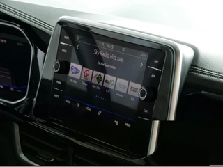 Volkswagen T-Roc Volkswagen T-Roc 1.5 TSI 150PK R-LINE EVO IQ LIGHT ALCANTARA ELEK.KLEP CARPLAY STOEL/STUUR VERW. 18