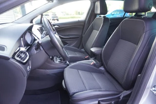 Opel Astra Opel Astra Sports Tourer 1.4 Turbo Innovation / Trekhaak / Camera/ AGR-stoelen / Navi / DAB+ - afbeelding nr 19