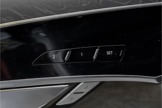 Audi A8 Audi A8 55 TFSI Quattro ProLine Plus B&O Matrix Schuifdak 4Wielsturing 20