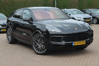 Porsche Cayenne Porsche Cayenne Coupé 3.0 / Trekhaak / Panoramadak / Camera / Luchtvering / 22'' / Bose / Stoelventilatie / Sportchrono / Stoelverwarming / DAB / ACC - afbeelding nr 40