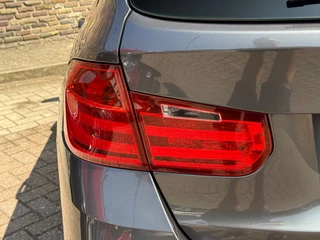 BMW 3 Serie BMW 3 Serie 320I Touring M SPORT Navi Xenon 19 Inch - afbeelding nr 14