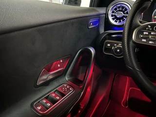Mercedes-Benz A-Klasse Mercedes A-klasse 180 AMG Matgrijs Sfeerverlichting Carplay - afbeelding nr 31