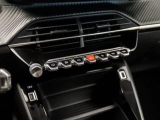 Peugeot 208 Peugeot 208 1.2 PureTech Sport (APPLE CARPLAY, NAVIGATIE, 360 CAMERA, PARKEERSENSOREN, LM VELGEN, SPORTSTOELEN, CRUISE, LANE ASSIST, NIEUWE APK, NIEUWSTAAT) - afbeelding nr 9