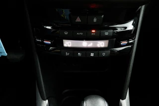 Peugeot 2008 Peugeot 2008 1.2 PureTech Allure donkergrijs automaat - afbeelding nr 28