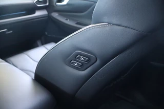 Hyundai Santa Fe Hyundai Santa Fe 1.6 T-GDI PHEV | Premium Sky | 7 Persoon | Trekhaak - afbeelding nr 18