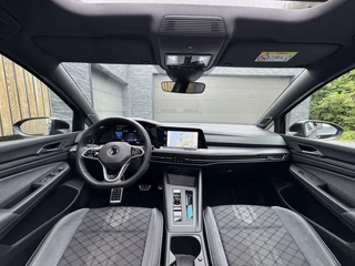 Volkswagen Golf Volkswagen Golf 1.5 eTSI R-Line Automaat | Panoramadak | LED | Black Style | Harman/Kardon HiFi | Achteruitrijcamera | Sfeerverlichting | Trekhaak afneembaar | Adaptieve cruise control | Parkeersensoren voor en achter - afbeelding nr 3