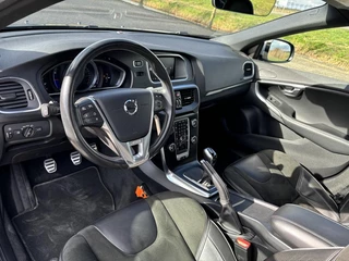 Volvo V40 Volvo V40 2.0 T4 R-Design | Park Assist | Stoelverwarming | Trekhaak | 6-Speed - afbeelding nr 5