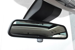 BMW 5 Serie BMW 520d Touring Luxury Mineralgrau Leder Pano HUD 360°Cam Comfortstoelen Keyless 18