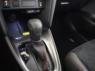 Toyota Yaris Cross Toyota Yaris Cross 1.5 Hybrid 130PK GR Sport | Stuur en Stoelverwarming | PDC V+A+ - afbeelding nr 32