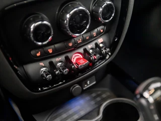 MINI Clubman Automaat (PANORAMADAK, GROOT NAVI, LEDER, STOELVERWARMING, SPORTSTOELEN, HARMAN/KARDON, LED KOPLAMPEN, KEYLESS, GETINT GLAS, NIEUWE APK, NIEUWSTAAT) - afbeelding nr 29