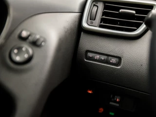 Nissan QASHQAI Nissan QASHQAI 1.2 N-Connecta Deluxe Automaat (PANORAMADAK, NAVIGATIE, 360 CAMERA, KEYLESS, SPORTSTOELEN, PARKEERSENSOREN, CRUISE, NIEUWSTAAT) - afbeelding nr 24