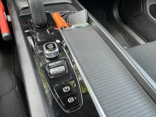 Volvo XC60 Volvo XC60 2.0 Recharge T6 AWD Business Pro Airco/Automaat/Stoelverw./Camera - afbeelding nr 29