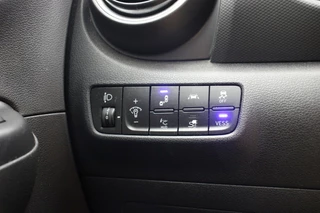Hyundai Kona Hyundai Kona Electric Fashion 64 kWh - Carplay, Camera, Cruise - afbeelding nr 20