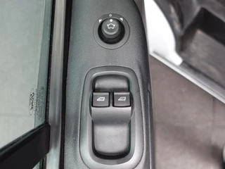 Ford Transit Custom Ford Transit Custom 300 L2H1 Trend Navigatie Camera Trekhaak Bluetooth Cruise control Airco - afbeelding nr 10