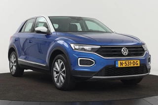 Volkswagen T-Roc Volkswagen T-Roc 1.5 TSI Sport | Stoelverwarming | Full LED |  Trekhaak | Navigatie | Climate control | PDC | Sportstoelen | Cruise control | Bluetooth - afbeelding nr 30