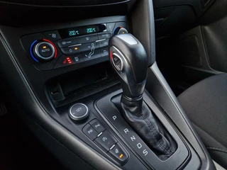 Ford Focus Ford Focus 1.5 Titanium STOELVERWARMING | NAVI | AUTOMAAT - afbeelding nr 4