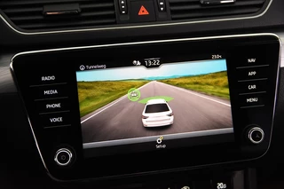 Škoda Superb Škoda Superb Combi 1.5 TSI ACT Ambition Business *1ste Eigenaar*Navigatie*Parkassist* - afbeelding nr 21