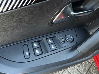 Peugeot 2008 Peugeot 2008 1.2 PureTech 100 Allure|Camera|Carplay|Navigatie|Cruise|LED|DAB| - afbeelding nr 27