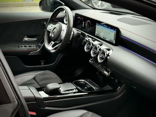 Mercedes-Benz CLA Mercedes CLA-klasse 250 e AMG CLA250e Coupe Panoramadak|Keyless|Camera 360°|Advanced sound|Sfeerverlichting|Head-up|Night pakket|Multibeam LED - afbeelding nr 26