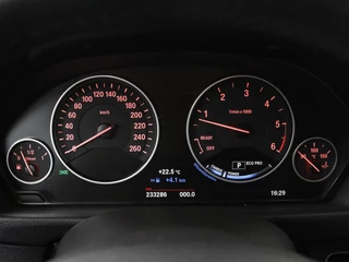 BMW 3 Serie BMW 3-serie 320d | Stoelverwarming | Trekhaak | Full LED |  Navigatie | Sportstoelen | Climate control | Bluetooth | Parkeerhulp | Cruise control - afbeelding nr 23