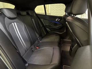 BMW 1 Serie BMW 1 Serie 118IA 140PK HIGH EXECUTIVE SPORT/NAVI/LED/CARPLAY - afbeelding nr 18