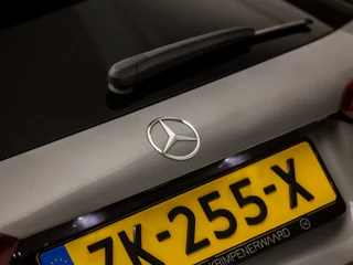 Mercedes-Benz A-Klasse Automaat (APPLE CARPLAY, GROOT NAVI, CAMERA, LEDER/ALCANTARA, DIAMOND GRILL, SPORTSTOELEN, STOELVERWARMING, GETINT GLAS, WIDESCREEN, NIEUWE APK, NIEUWSTAAT) - afbeelding nr 33