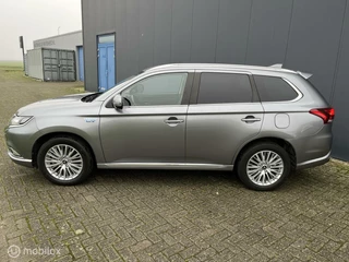 Mitsubishi Outlander Mitsubishi Outlander 2.4 PHEV Intense+ - afbeelding nr 2