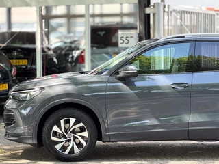 Volkswagen Tiguan Volkswagen TIGUAN 1.5 eTSI DSG Lane ass Drive pilot CarPlay 150 PK Keyless Camera Sfeerverlichting Life edition Direct leverbaar - afbeelding nr 55