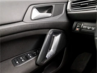 Peugeot 308 Peugeot 308 SW 1.2 PureTech Sport (PANORAMADAK, APPLE CARPLAY, GROOT NAVI, PARKEERSENSOREN, GETINT GLAS, SPORTSTOELEN, LANE ASSIST, CRUISE, NIEUWE APK, NIEUWSTAAT) - afbeelding nr 23