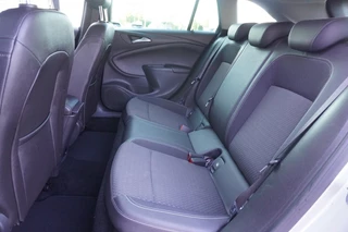 Opel Astra Opel Astra Sports Tourer 1.4 Turbo Innovation / Trekhaak / Camera/ AGR-stoelen / Navi / DAB+ - afbeelding nr 13