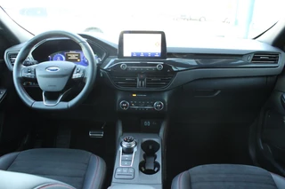 Ford Kuga Ford Kuga 2.5 PHEV ST-Line X | Wegklapbare trekhaak | Winter Pack | 19 inch velgen + rode remklauwen | Bang&Olufsen | Elektrische achterklep - afbeelding nr 2