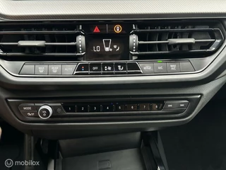 BMW 1 Serie BMW 1-serie 118i M Sport Pano Navi Vitrual Carplay Camera LED Sfeer - afbeelding nr 22