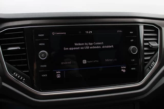 Volkswagen T-Roc Volkswagen T-Roc 1.5 TSI Sport / Trekhaak / Virtual Cockpit / Navigatie / Parkeerhulp V+A / Spiegelpakket / 17'' / Apple CarPlay / ACC - afbeelding nr 26