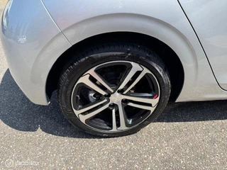 Peugeot 208 Peugeot 208 110pk 1.2 GT-line , 5 deurs Navigatie en Camera achter , Parkeerhulp achter ,  Ramen & spiegels eclectisch ,  Sport Velgen , Rode GT Line accenten , Chrome uitlaat sierstuk - afbeelding nr 6