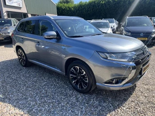 Mitsubishi Outlander Mitsubishi Outlander 2.0 PHEV instyle+Dealer onderhouden - afbeelding nr 4