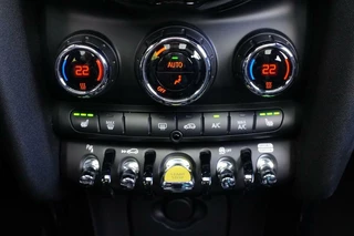 MINI Electric Mini Cooper S Electric Yours 33 kWh / Dealerauto / PANO / Harman Kardon / Camera / Stoelvw / Head up - afbeelding nr 23